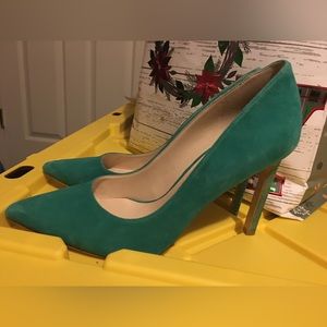 Green point toe heels